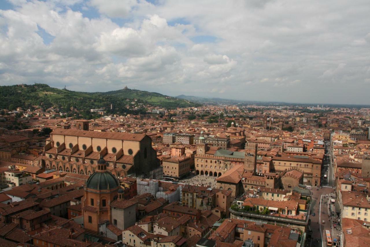 Am Liv' Apartment Bologna Bagian luar foto